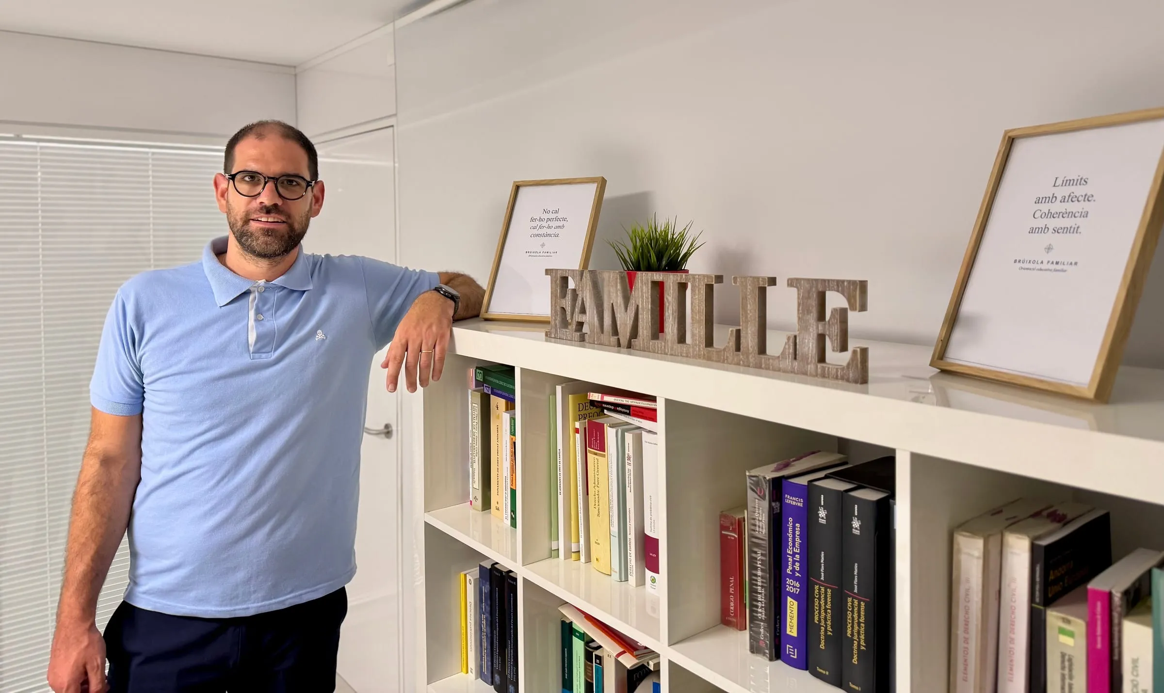 Guillem Garcia Badia al seu espai de treball